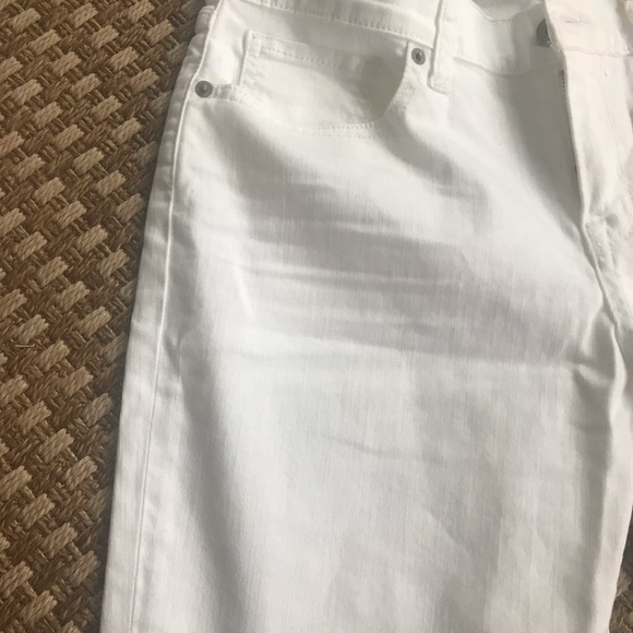 Lucky Brand New With Tags White Women’s Size 29 Bermuda Shorts - Picture 3 of 8